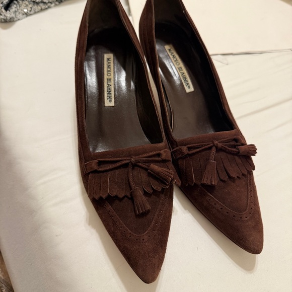 Manolo Blahnik Chocolate Brown Suede Kitten Pointed Heels Tassel Fringe Details - Picture 6 of 8